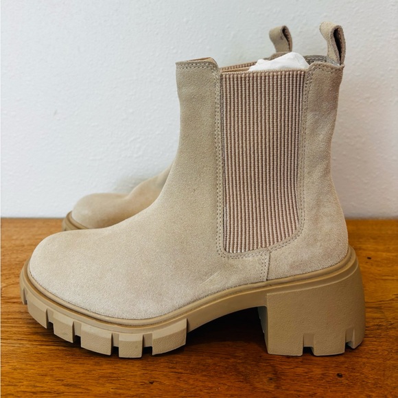 Steve Madden Shoes - Steve Madden Hola Ankle Boots Size 6